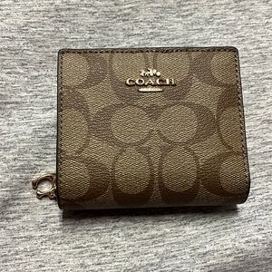 Coach snap wallet